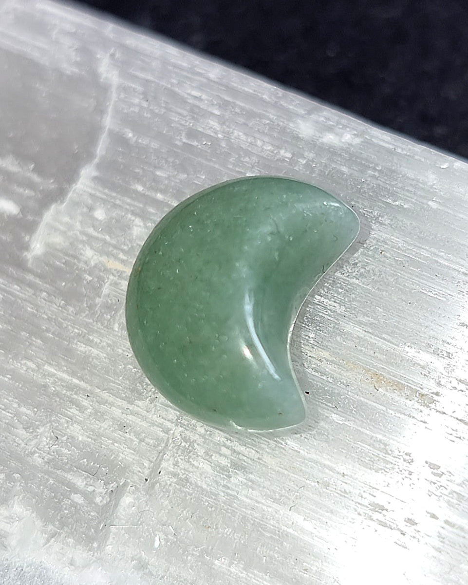 Green Aventurine Crystal Mini Moon - Carved Stone for Heart Healing & Emotional Balance