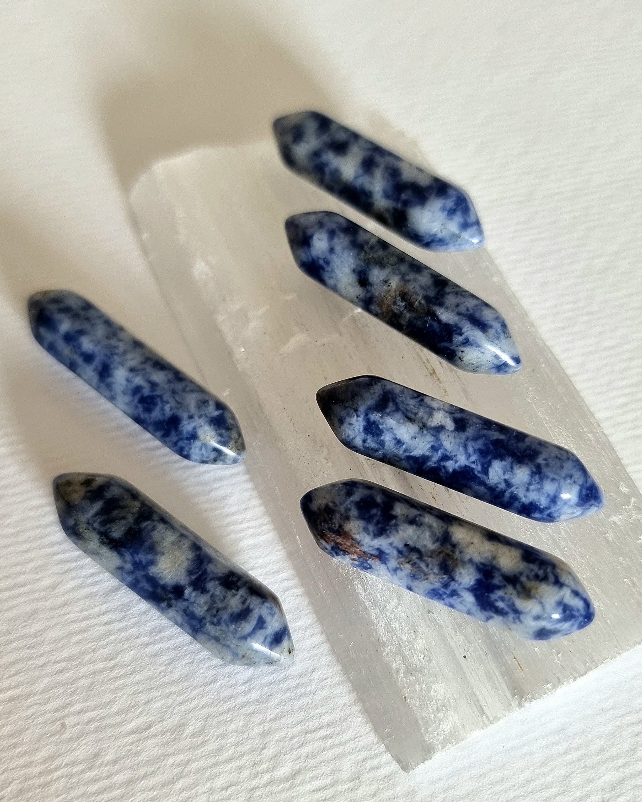 Sodalite DT - Natural Stone for Throat Chakra & Clear Communication