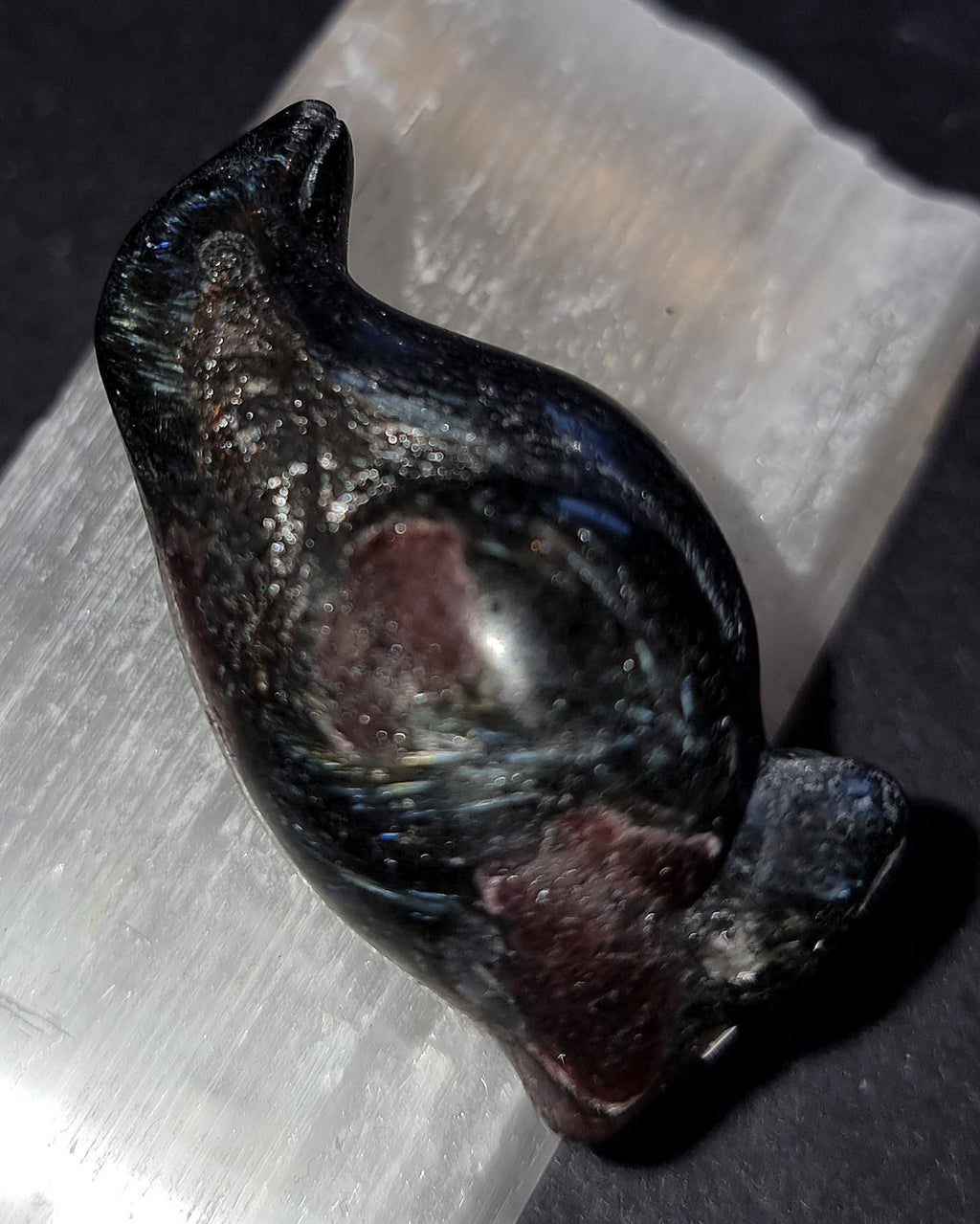 Arfvedsonite Penguin with Garnet - Firework Stone