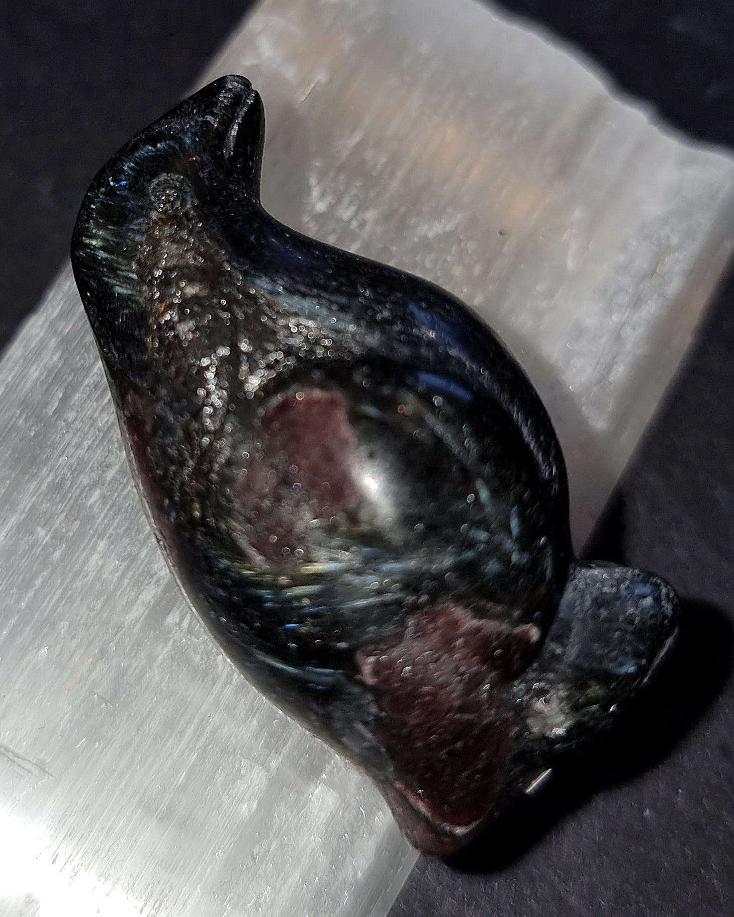 Arfvedsonite Penguin with Garnet - Firework Stone
