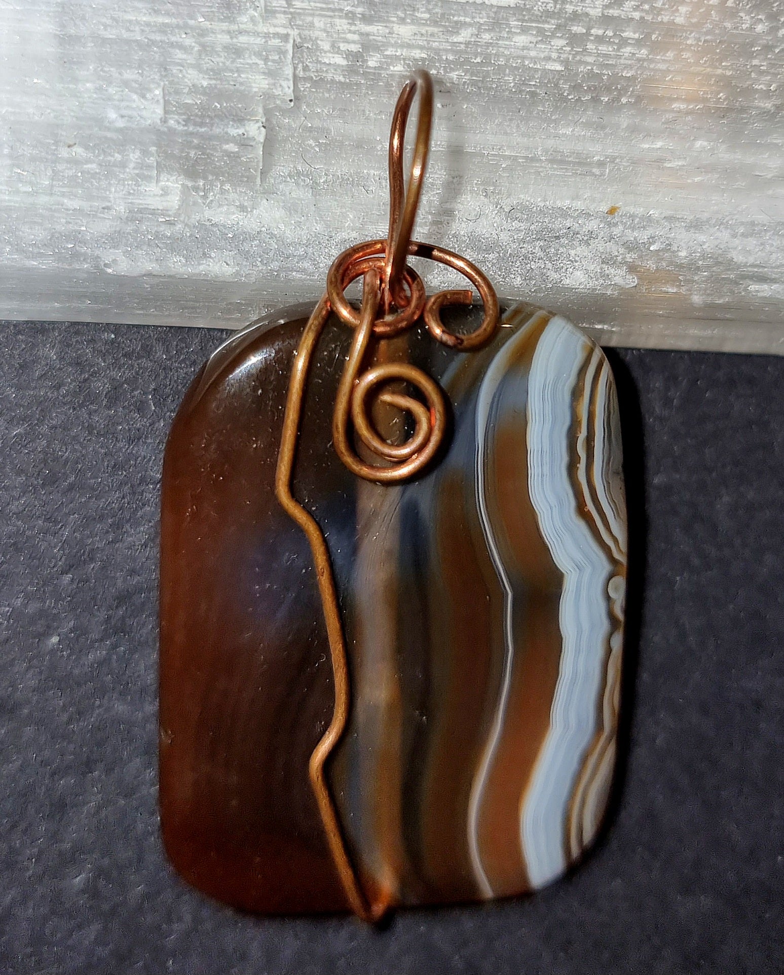 Agate Pendant for Men - Grounding & Confidence Crystal Jewellery