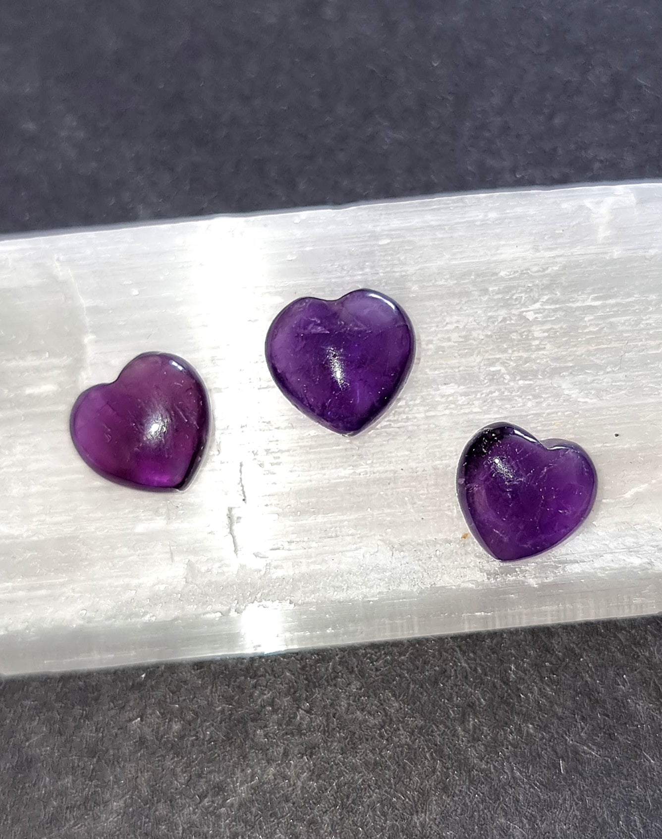 Amethyst Crystal Mini Heart - Carved Stone for Sleep, Grief & Third Eye Chakra