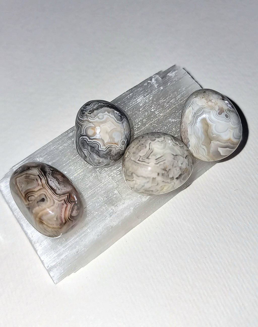 Mexican Lace Agate Tumble Stone